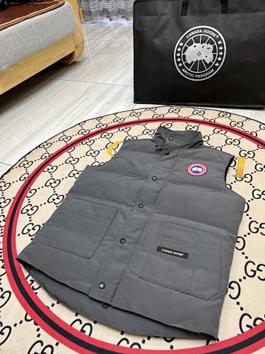 Canada Goose Charcoal Freestyle Crew Down Vest