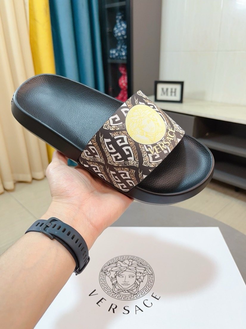 Versace Men's Patterned Emblem Slide Sandals