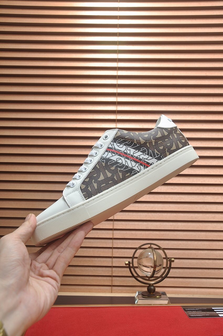 Burberry White Pattern Low-Top Sneakers