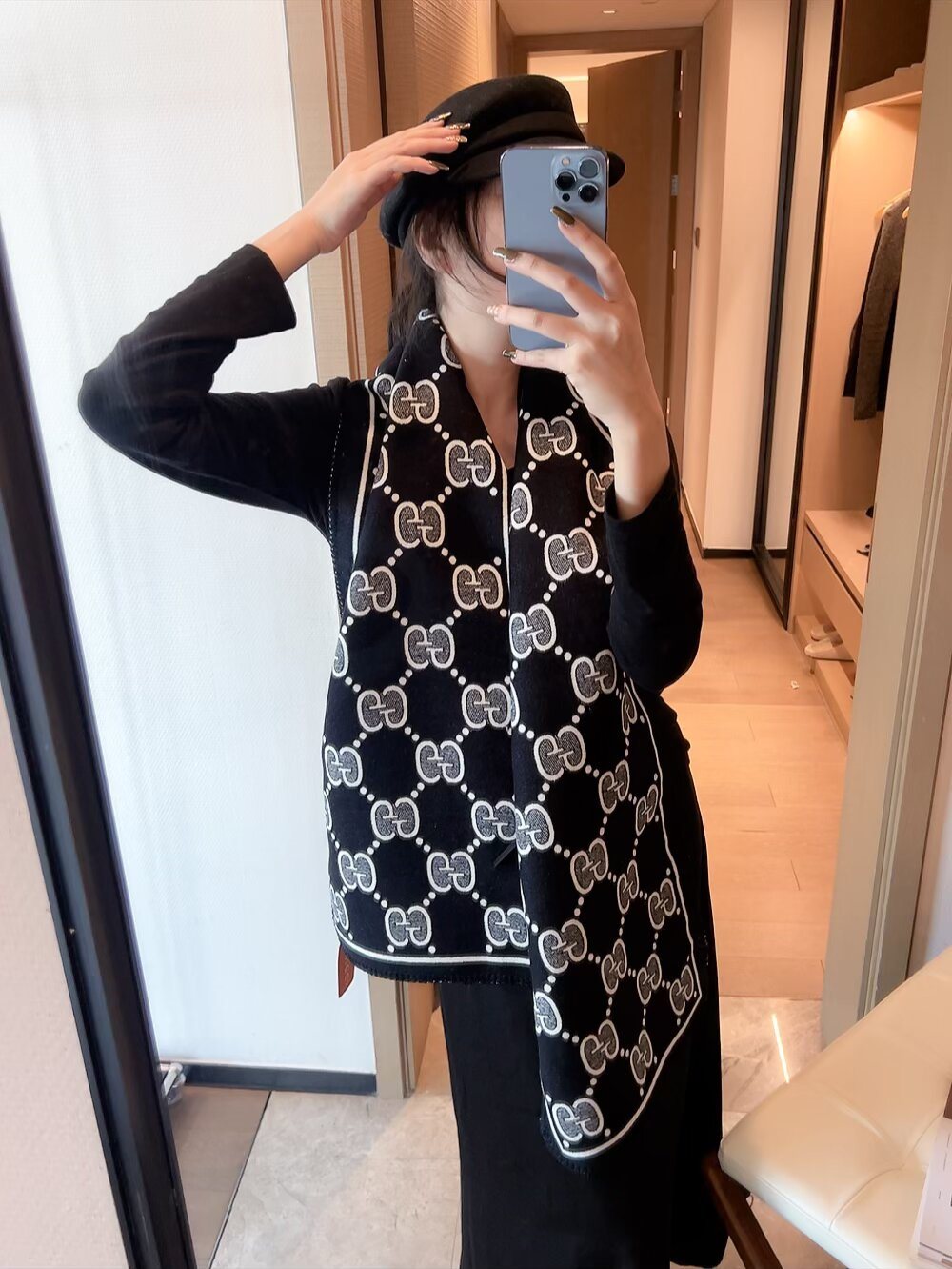 Gucci Fringed Motif Scarf